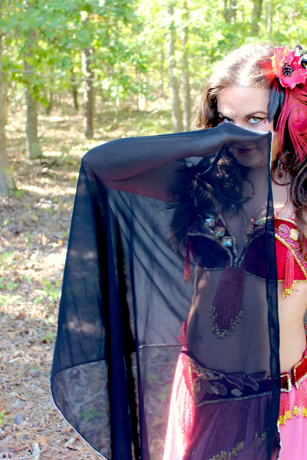 Lorenda performing fusion bellydance