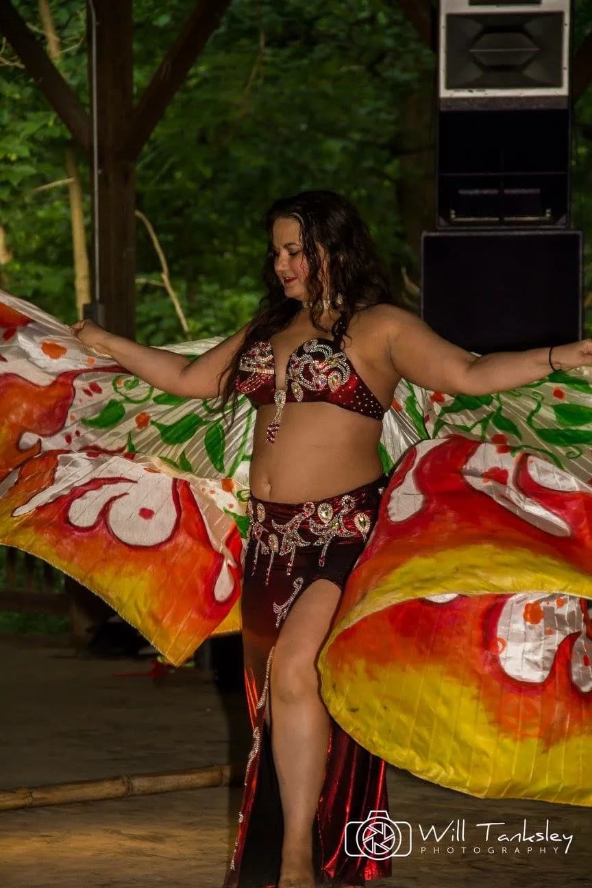 Lorenda bellydance performance 33