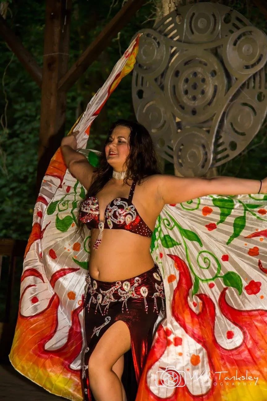 Lorenda bellydance performance 35