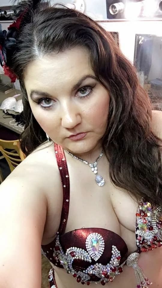 Lorenda bellydance performance 38