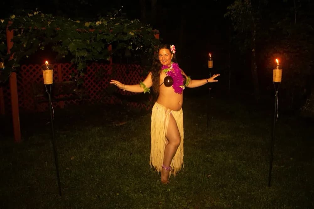 Lorenda island/hula performance 3