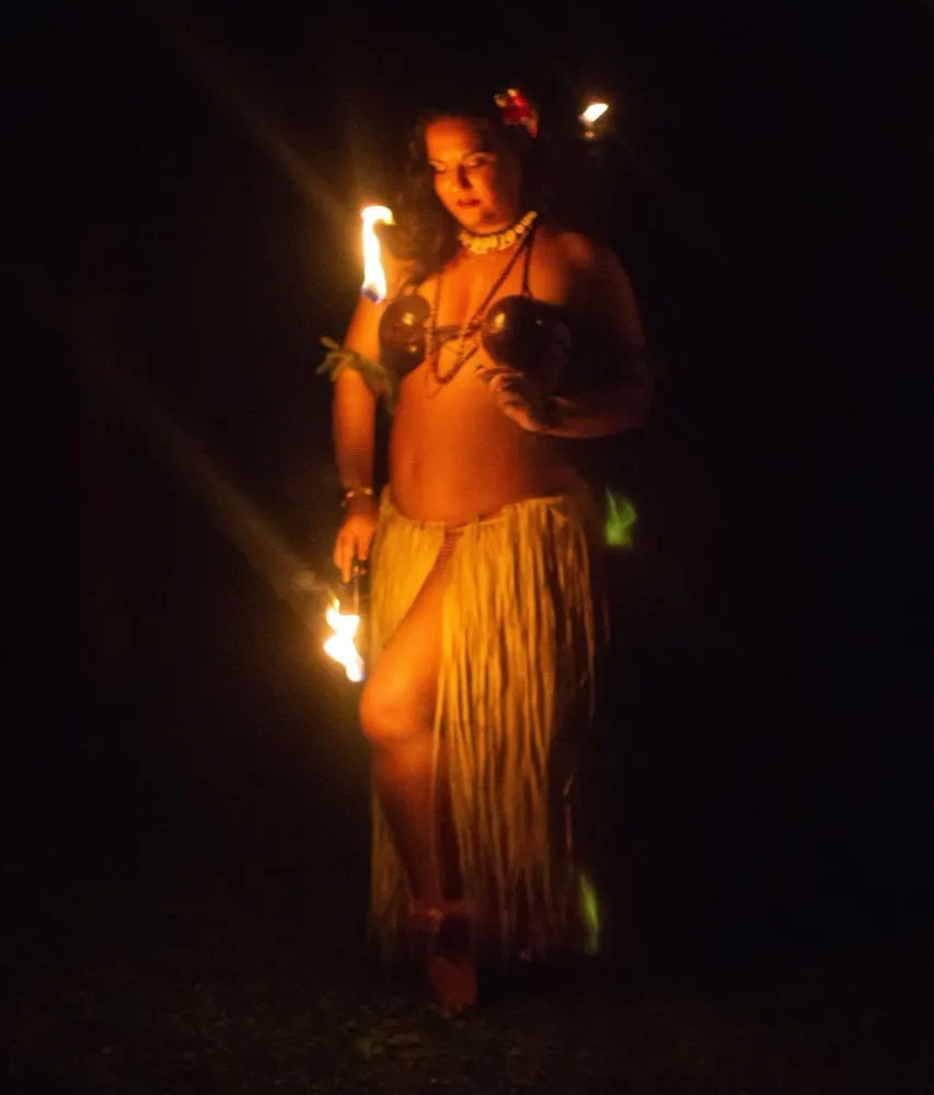 Lorenda island/hula performance 4