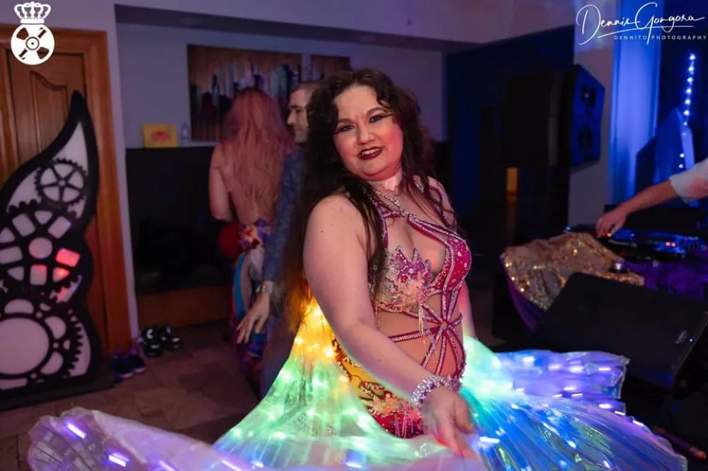 Lorenda LED performance 6