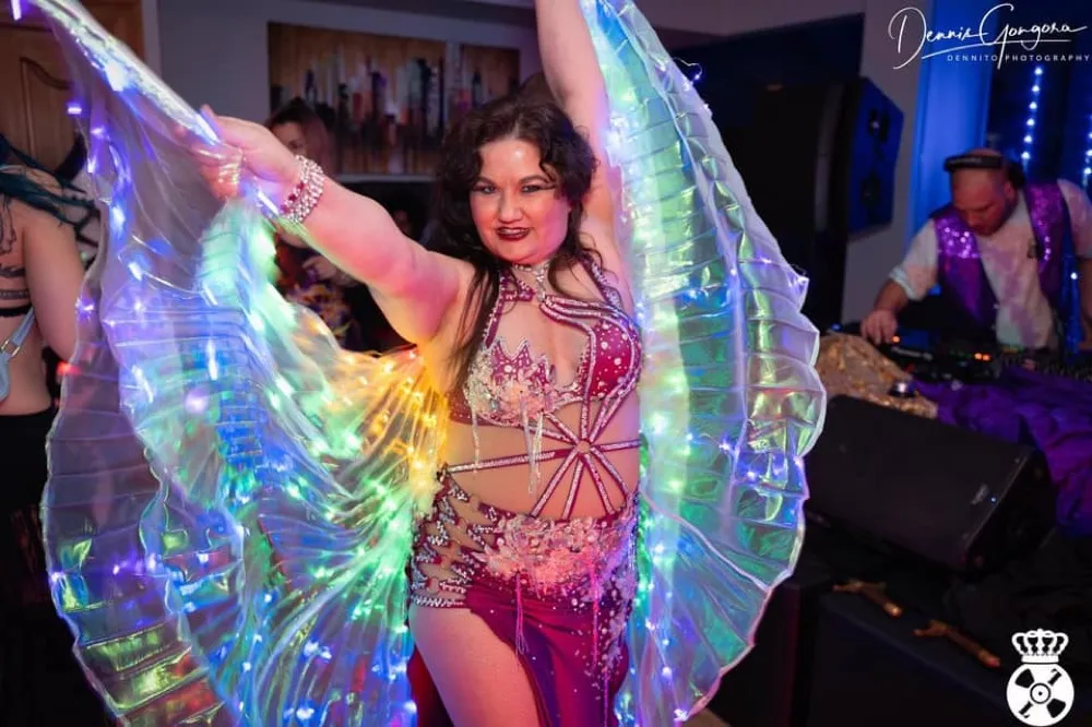 Lorenda LED performance 8