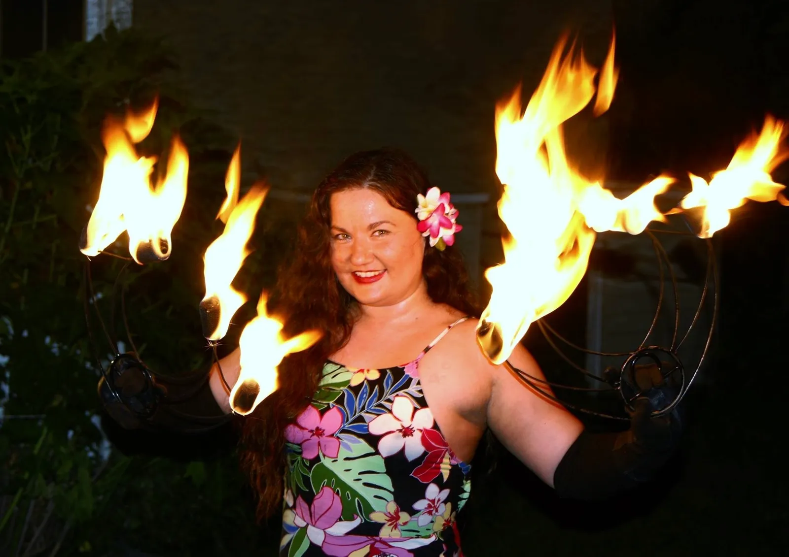Lorenda island hula performance