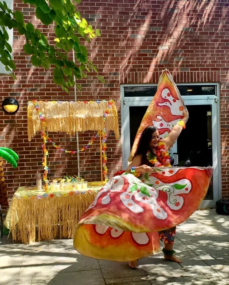 Lorenda island hula performance
