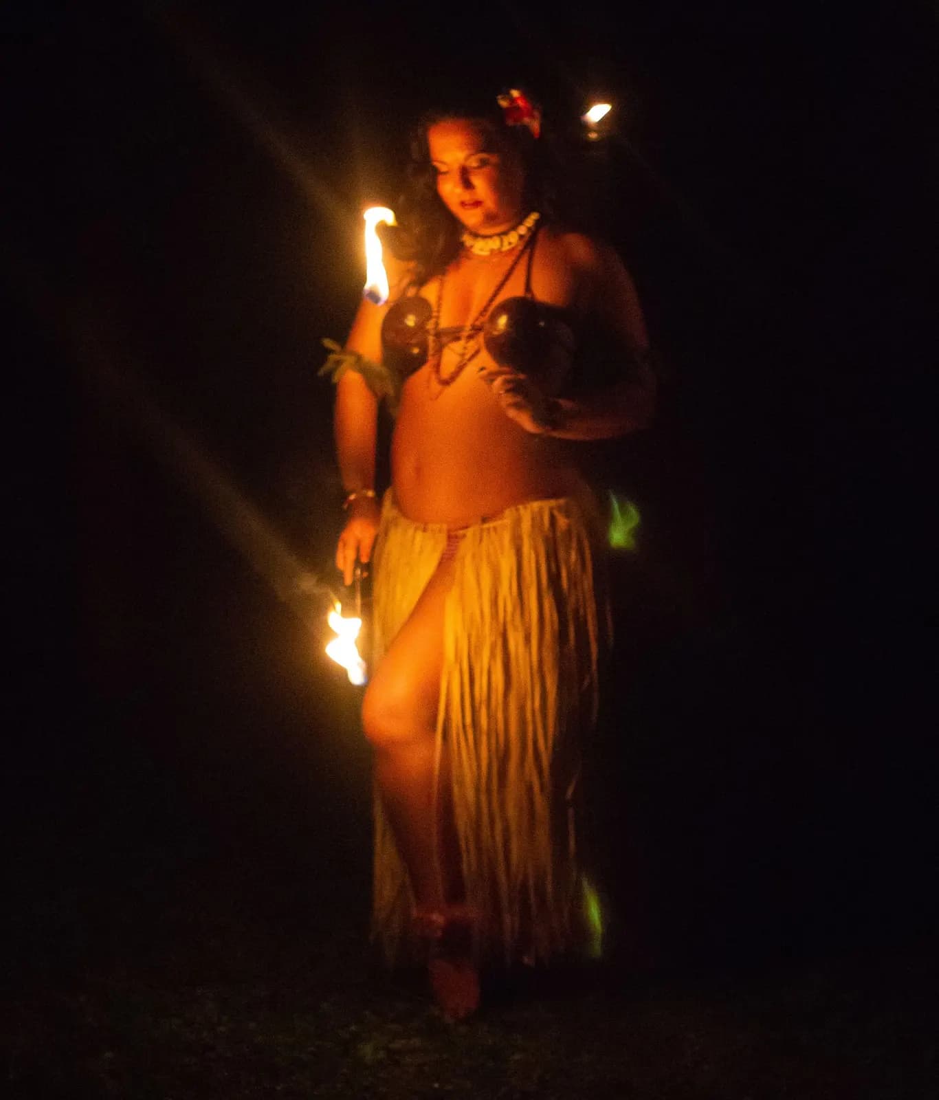 Lorenda island hula performance