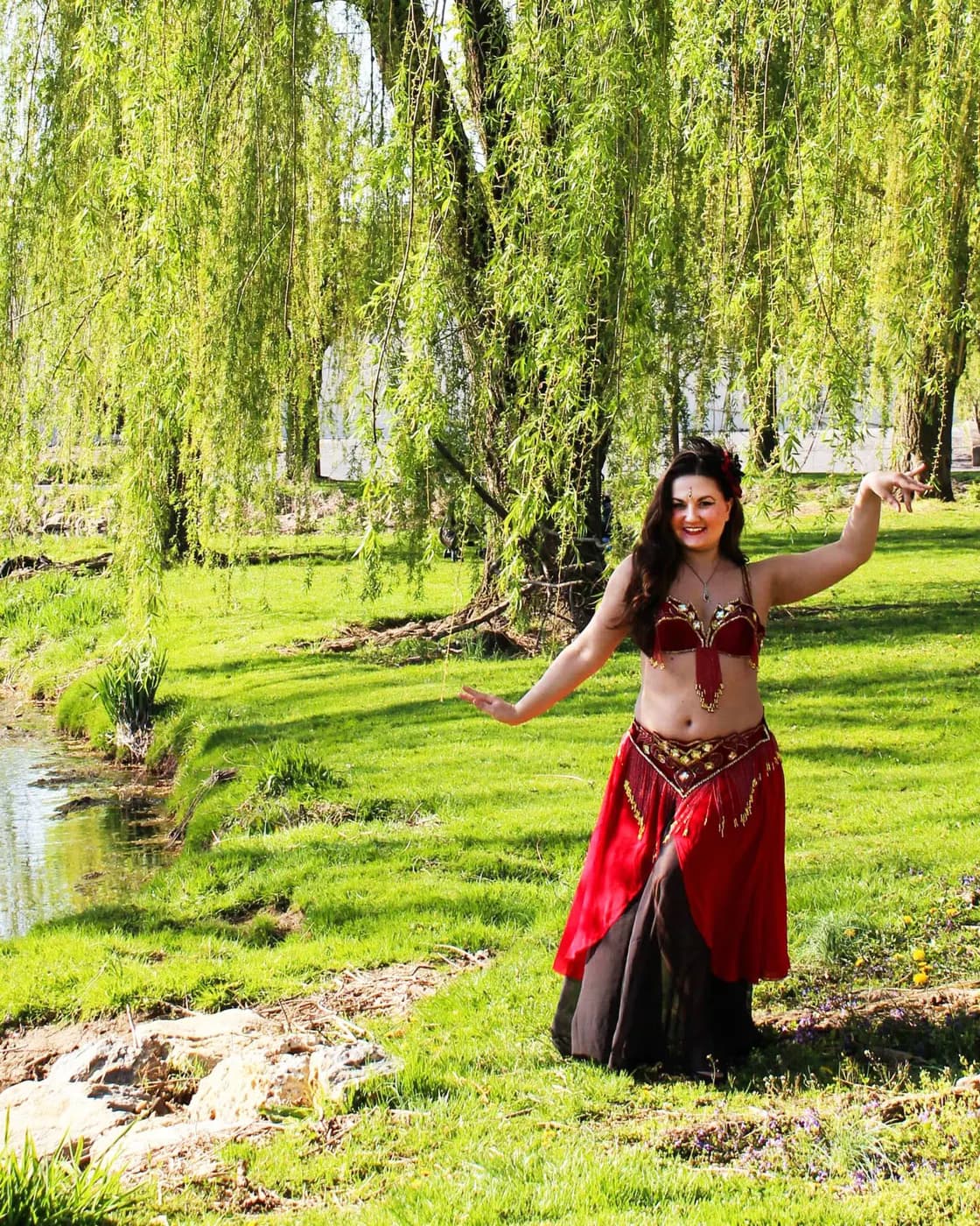 Lorenda teaching a belly dance class 13