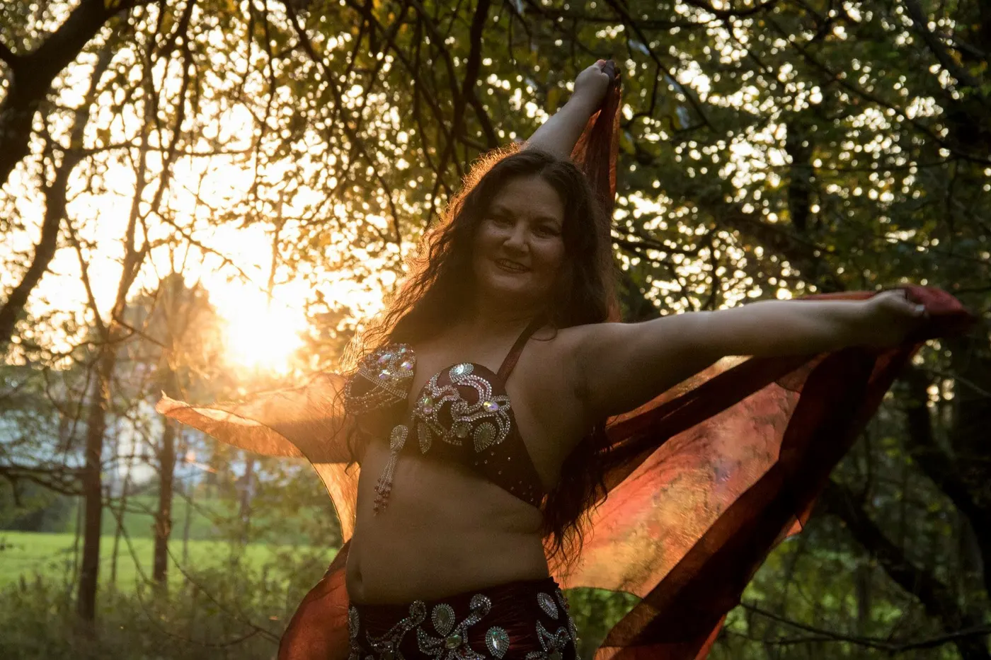 Lorenda teaching a belly dance class 19