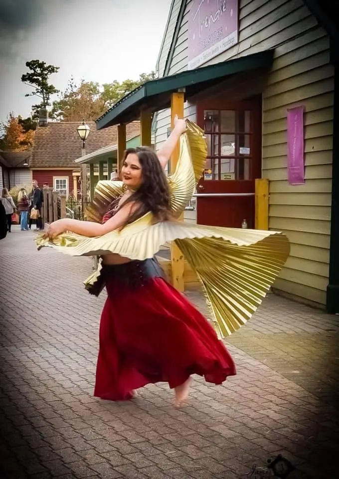 Lorenda teaching a belly dance class 22