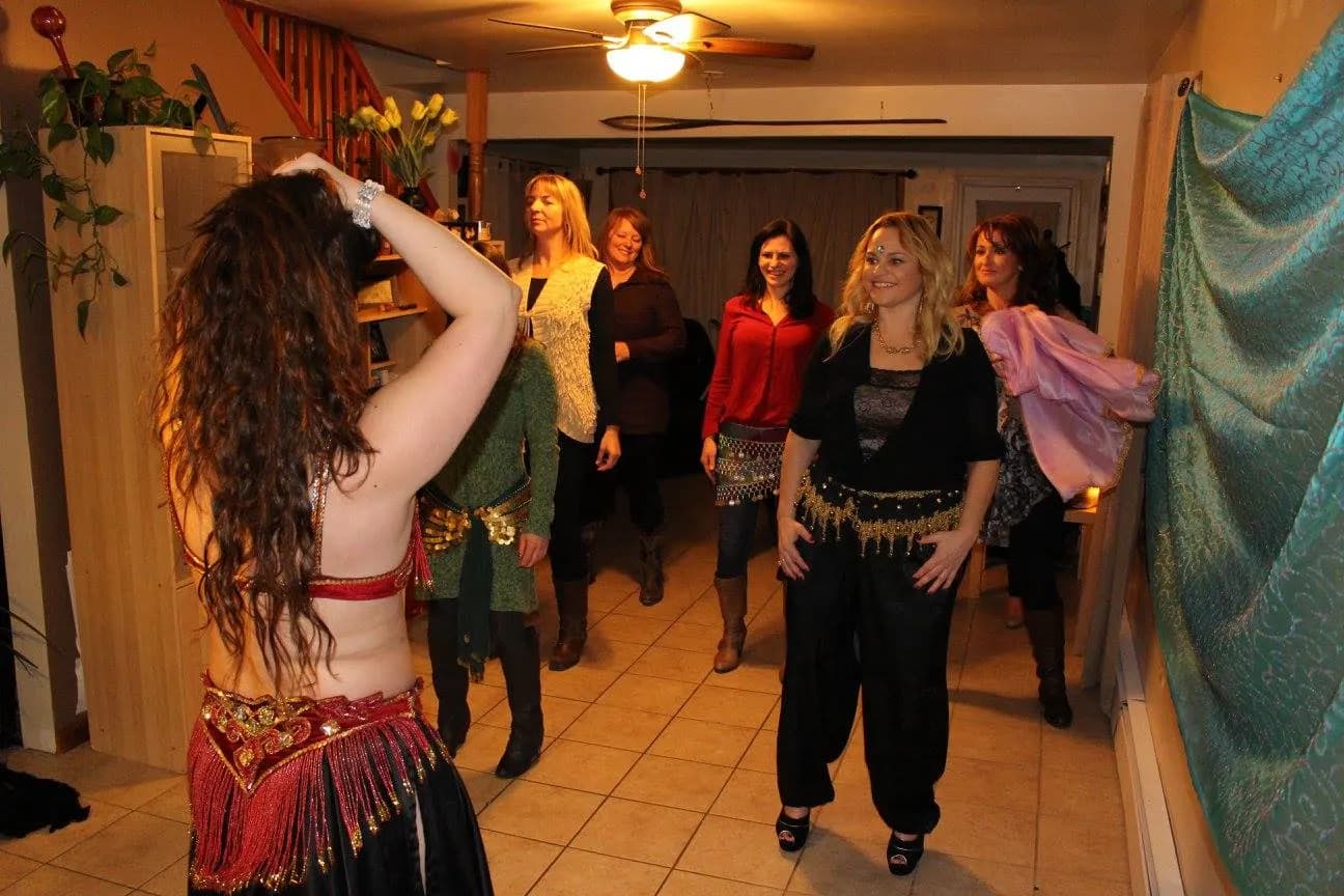 Lorenda teaching a belly dance class 4